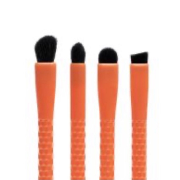BEAUTY DIVA LONDON Dive Eye 4 Piece Brush Set - Picture 5 of 7